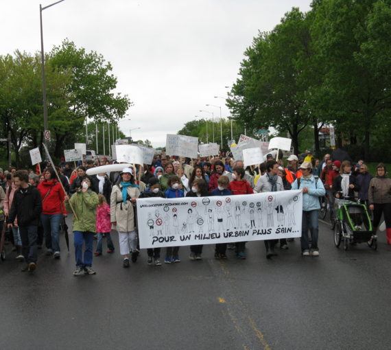 Manifestation dans le quartier Limoilou organisée par l'initiative citoyenne Vigilance Port de Québec.